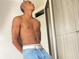 JeronDiaz shows live naked